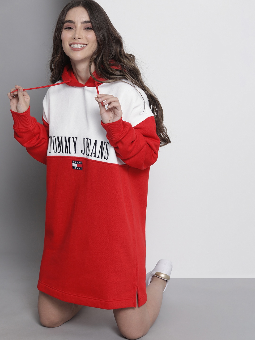 

Tommy Hilfiger Red & White Colourblocked Oversized Sustainable Hooded Jumper Dress