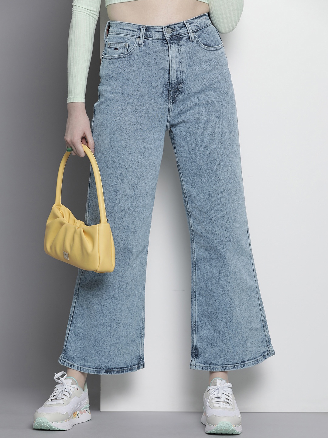 

Tommy Hilfiger Women Claire Wide Leg High-Rise Heavy Fade Stretchable Jeans, Blue
