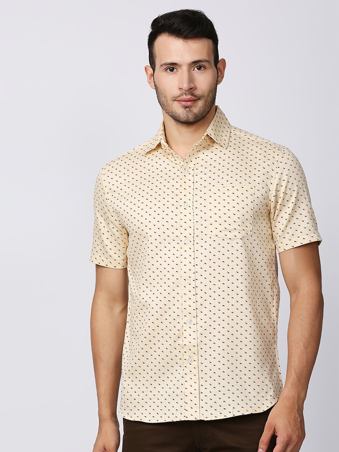 

MOD ECRU Men Yellow Modern Printed Casual Shirt