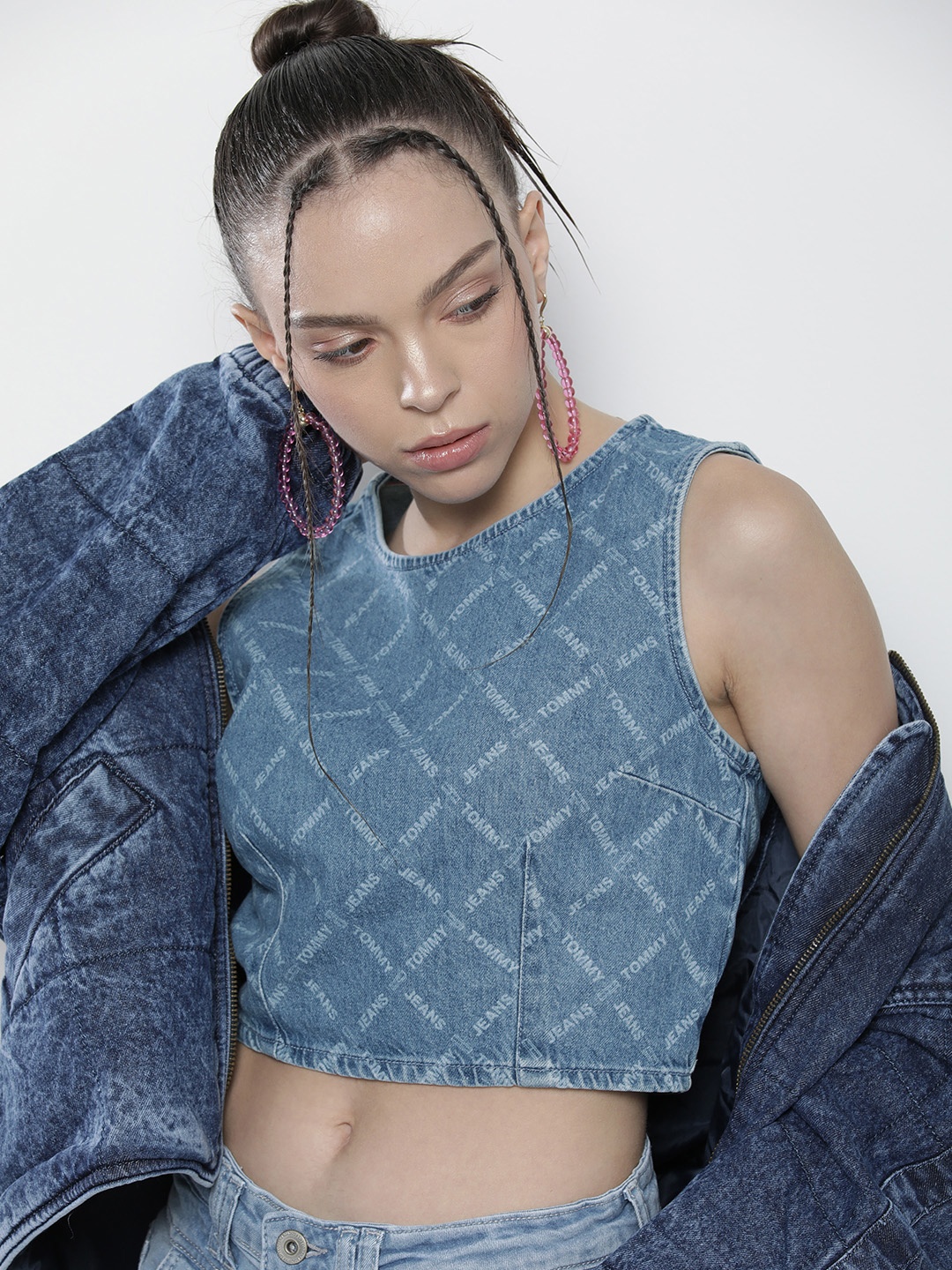 

Tommy Hilfiger Women Blue Typography Print yPure Cotton Blouson Crop Top
