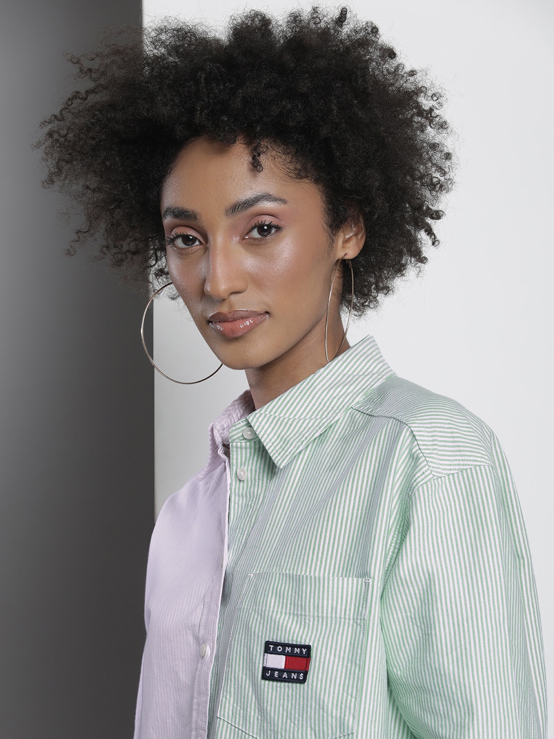 

Tommy Hilfiger Women Pink & Green Pure Cotton Boxy Striped Casual Shirt