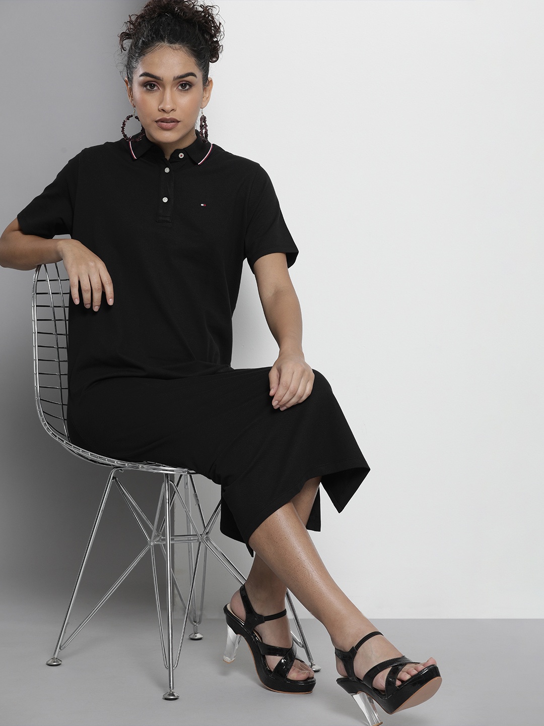 

Tommy Hilfiger Black Solid T-shirt Midi Dress