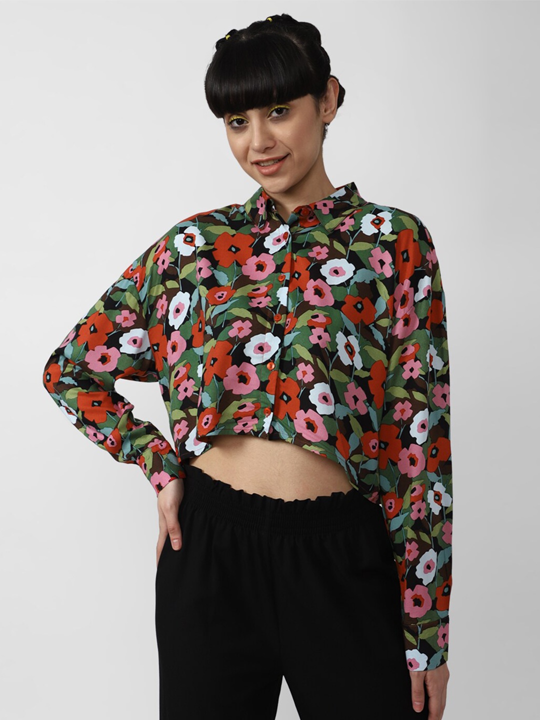 

FOREVER 21 Black & White Floral Print Shirt Style Crop Top