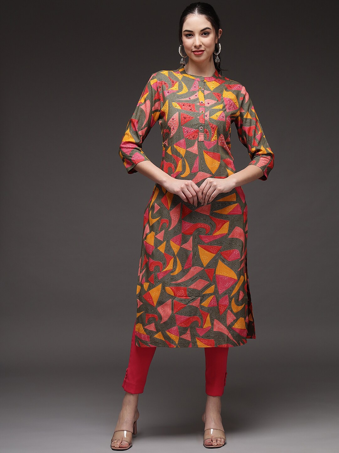 

Nehamta Women Grey & Multicoloured Floral Printed Kurta