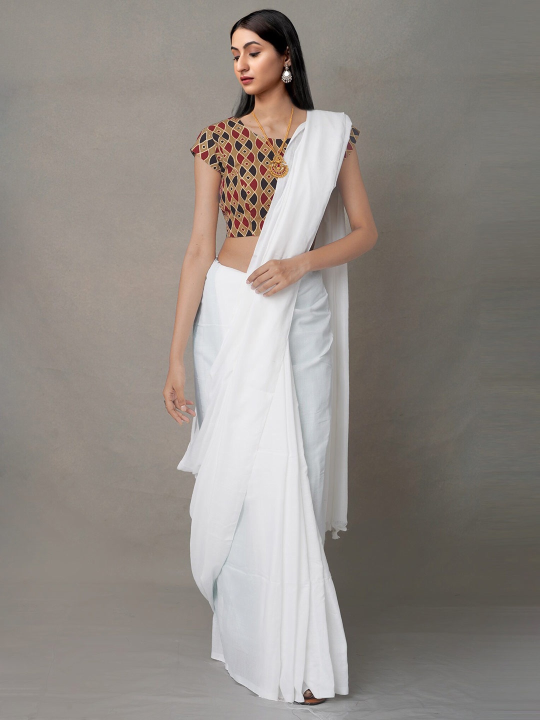 

Unnati Silks Women White Pure Linen Jamdani Saree