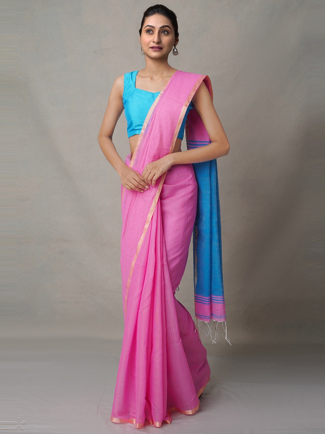 

Unnati Silks Women Pink & Blue Zari Pure Cotton Jamdani Saree