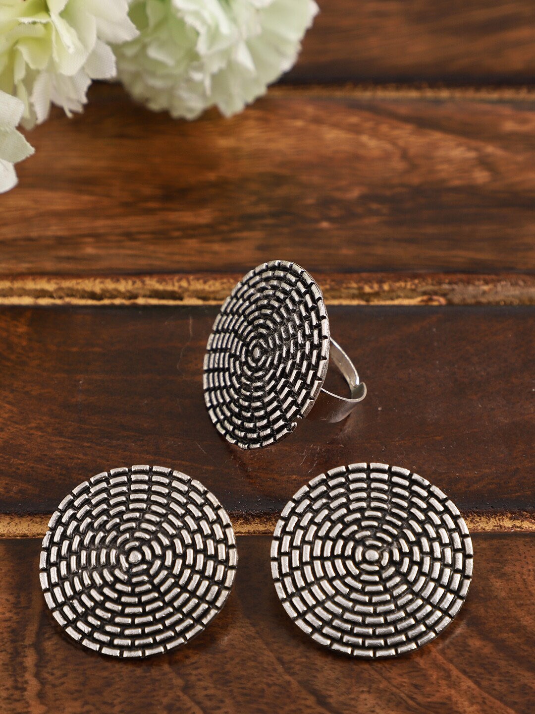 

VENI Silver-Toned Contemporary Studs Earrings