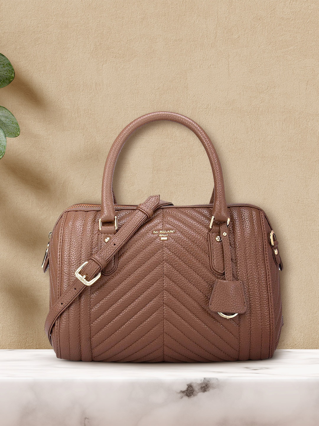 

Da Milano Brown Textured Leather Structured Handheld Bag with Quilted