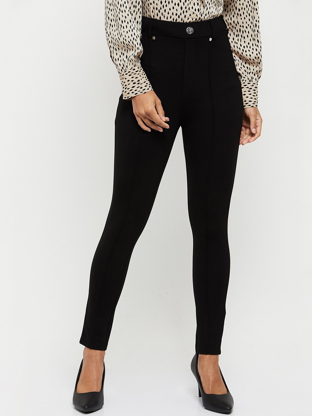 

max Women Black Low Distressed Mid Rise Jeans