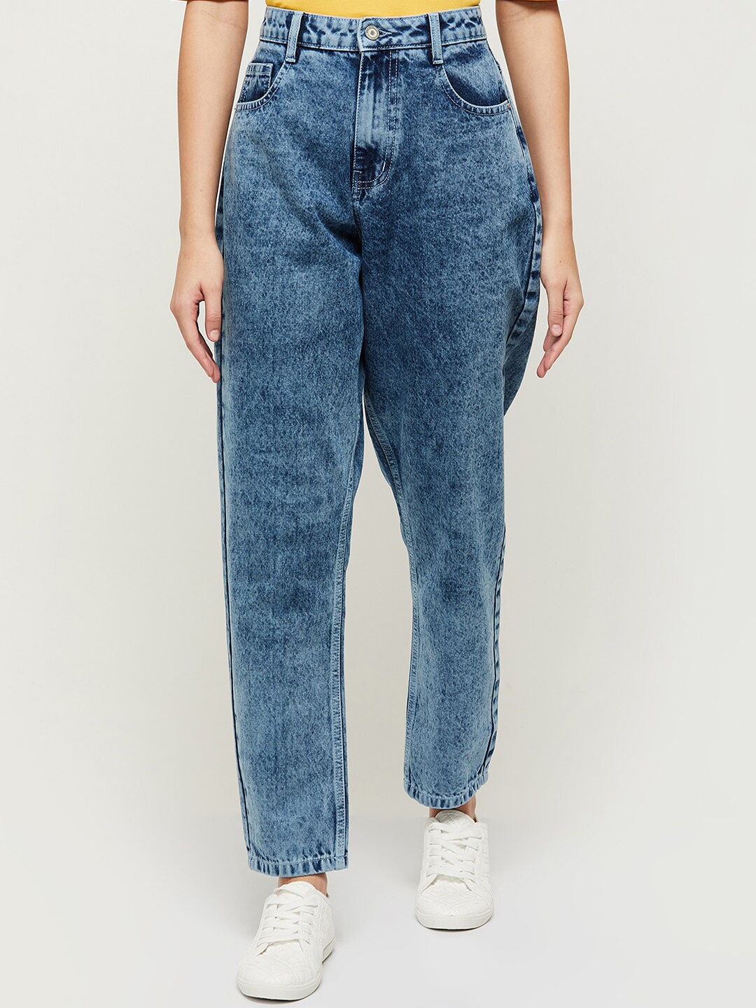 

max Women Blue Mid-Rise Regular Fit Heavy Fade Jeans