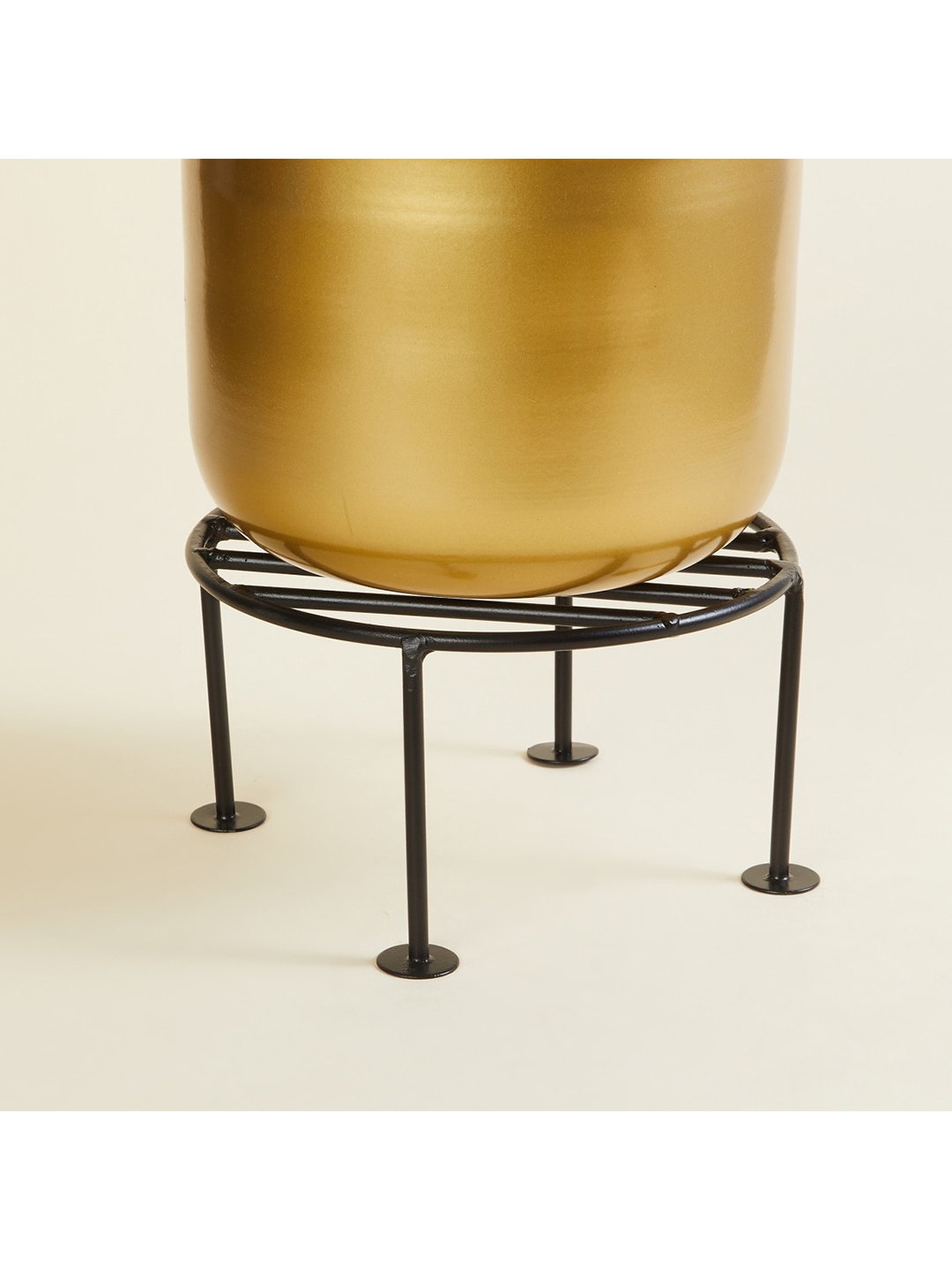 

Home Centre Cairo Black Round Planter Stand