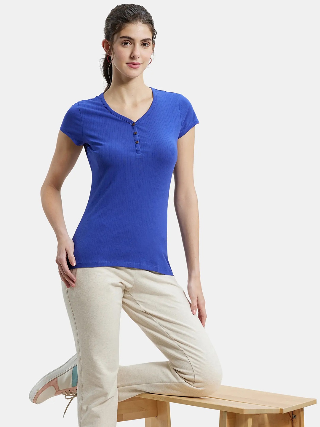 

Jockey Slim Fit Solid V Neck Henley Styled T-Shirt, Blue