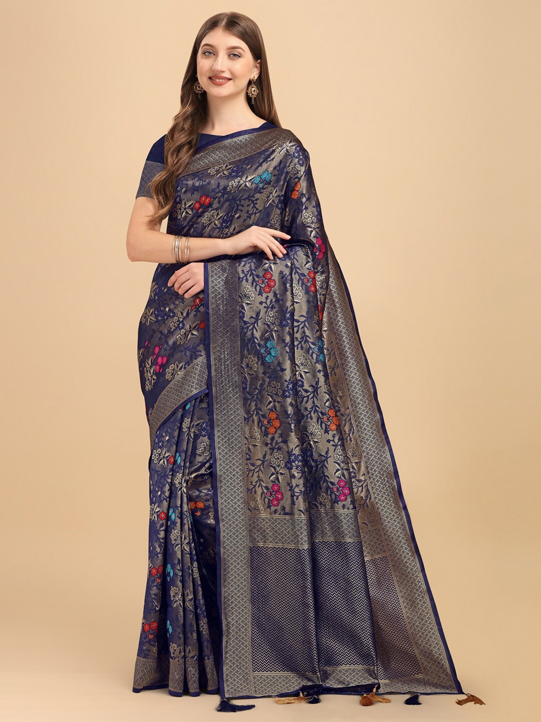 

ZIKARAA Navy Blue & Gold-Toned Floral Zari Pure Silk Banarasi Saree