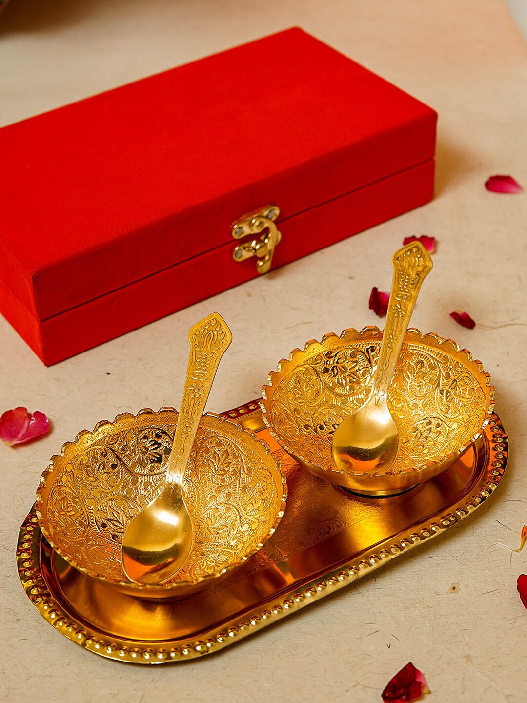 

StatueStudio Gold-Toned Bowl Set with Serving Tray