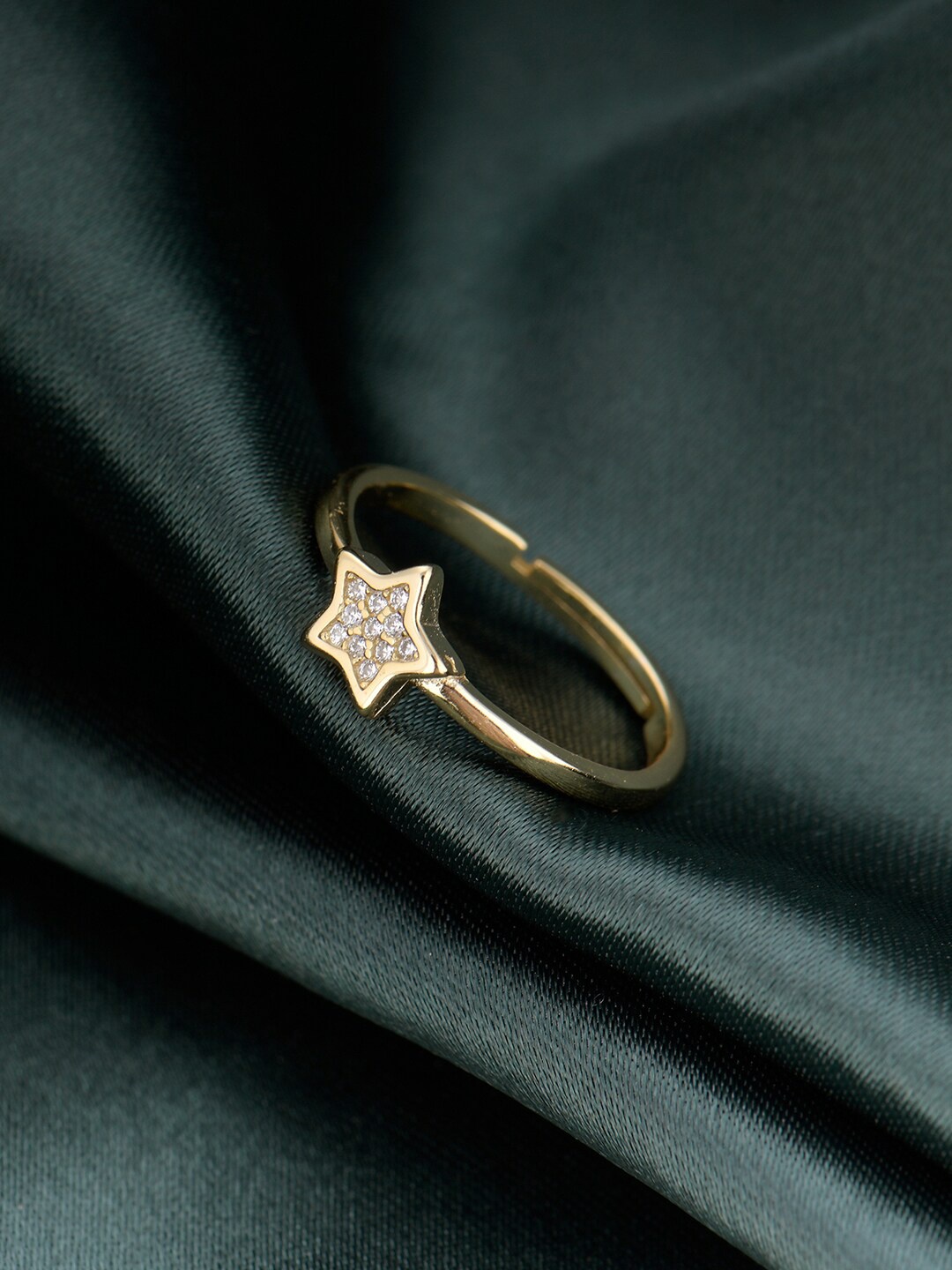 

GIVA 925 Sterling Silver Gold-Plated Cubic Zirconia Studded Finger Ring