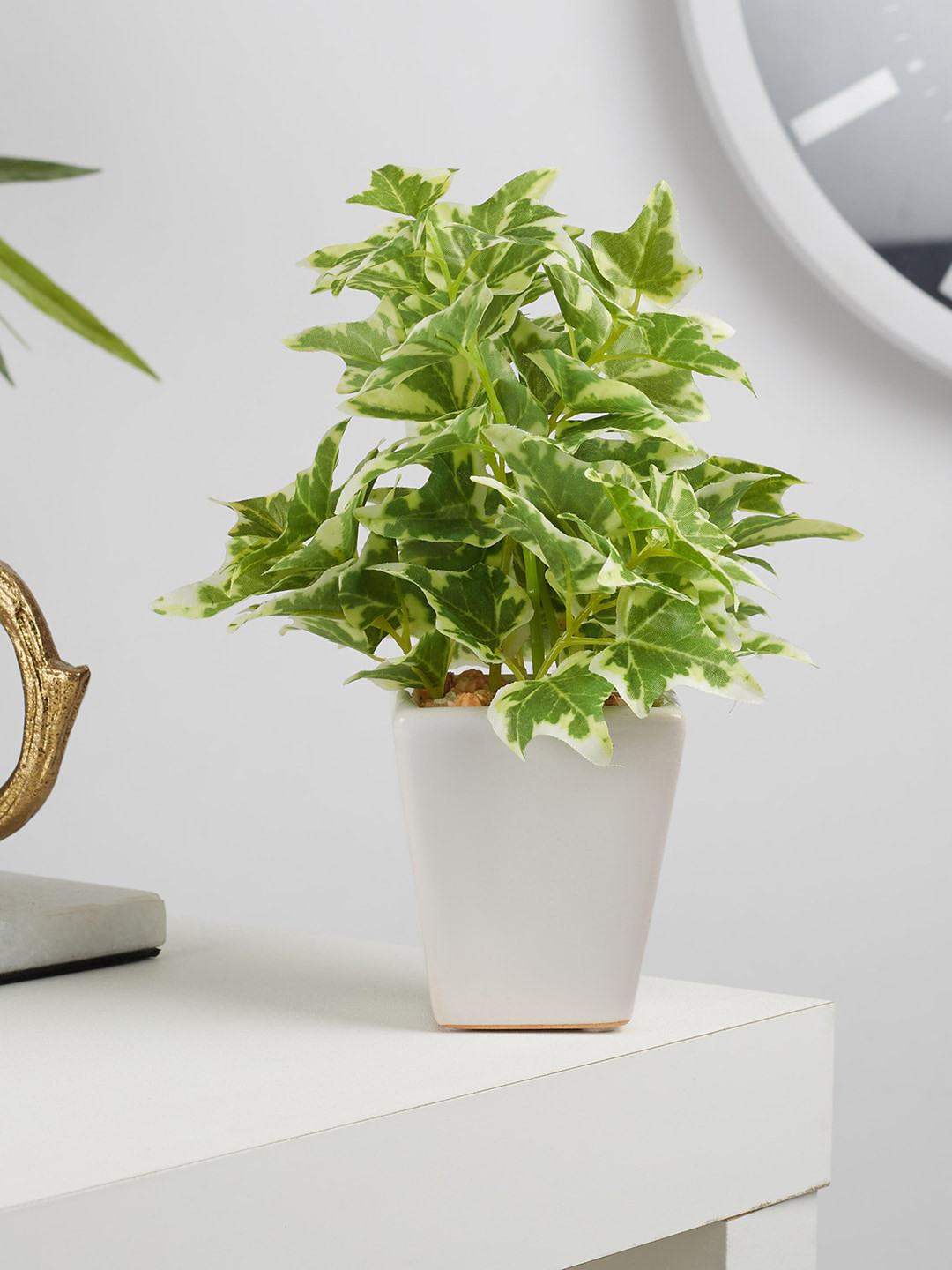 

HomeTown Green Ilana Faux Holland Ceramic Potted Plant
