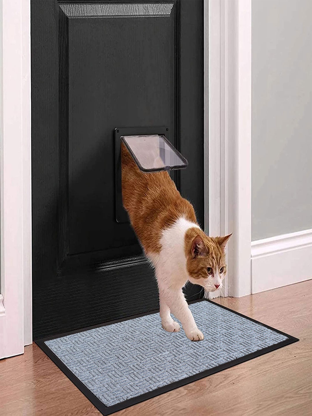 

LUXEHOME INTERNATIONAL Silver-Colored Striped Rubber Doormats