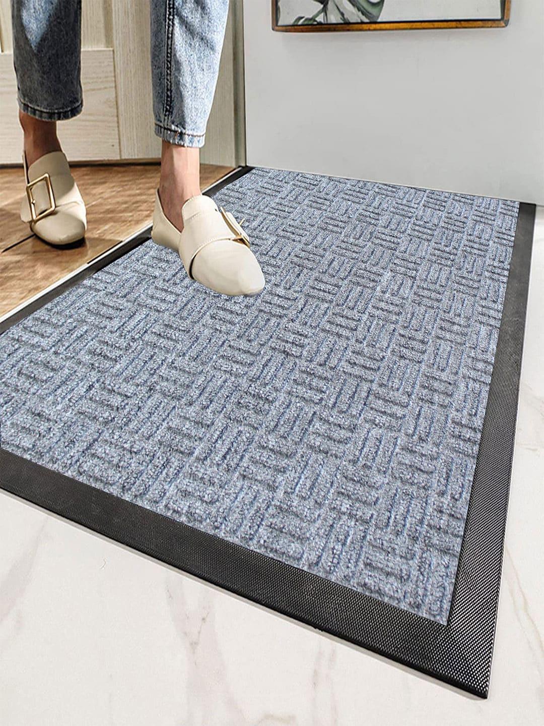 

LUXEHOME INTERNATIONAL Silver Textured Doormats