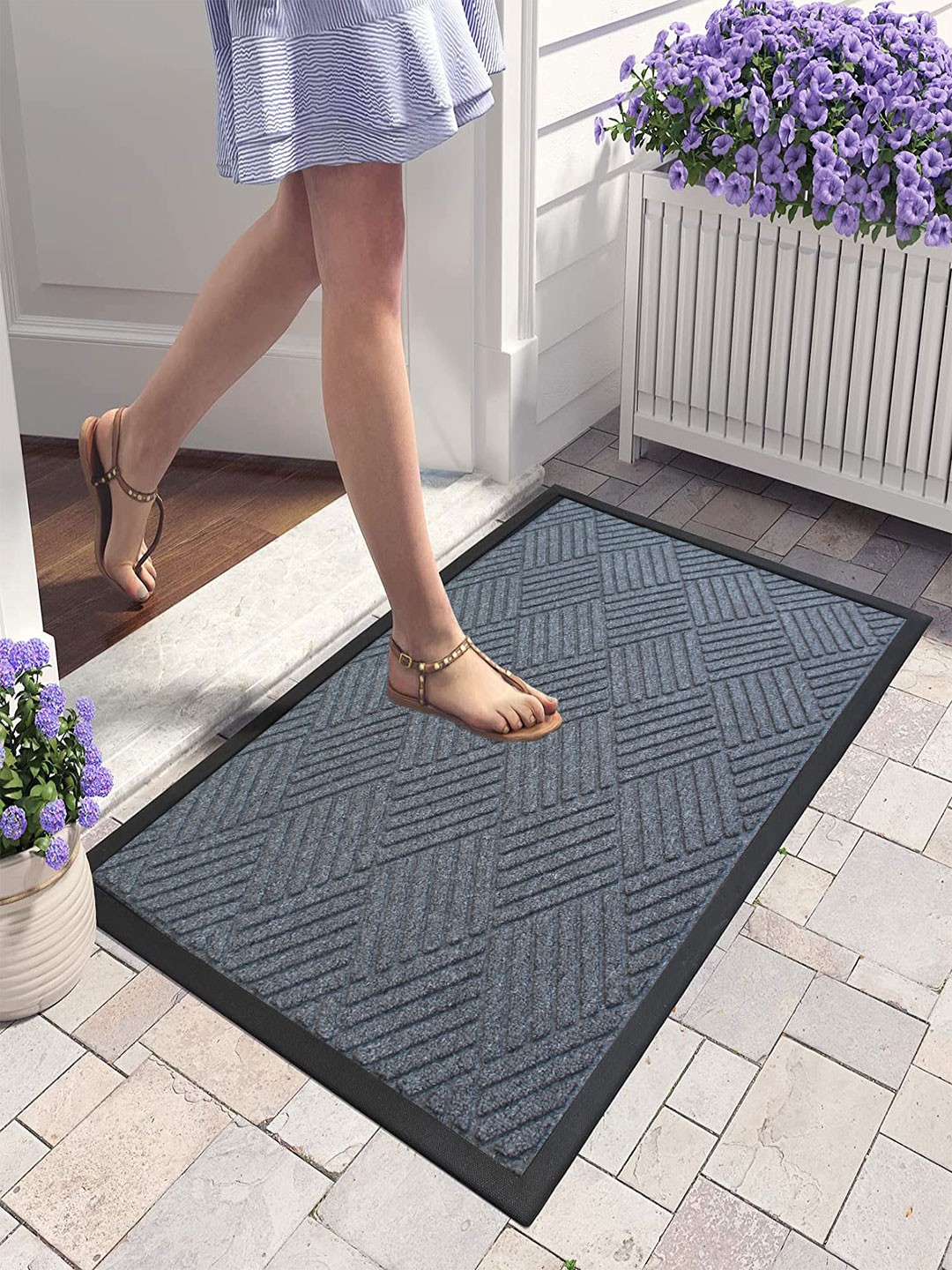 

LUXEHOME INTERNATIONAL Metallic-Colored Textured Anti-Skid Doormats