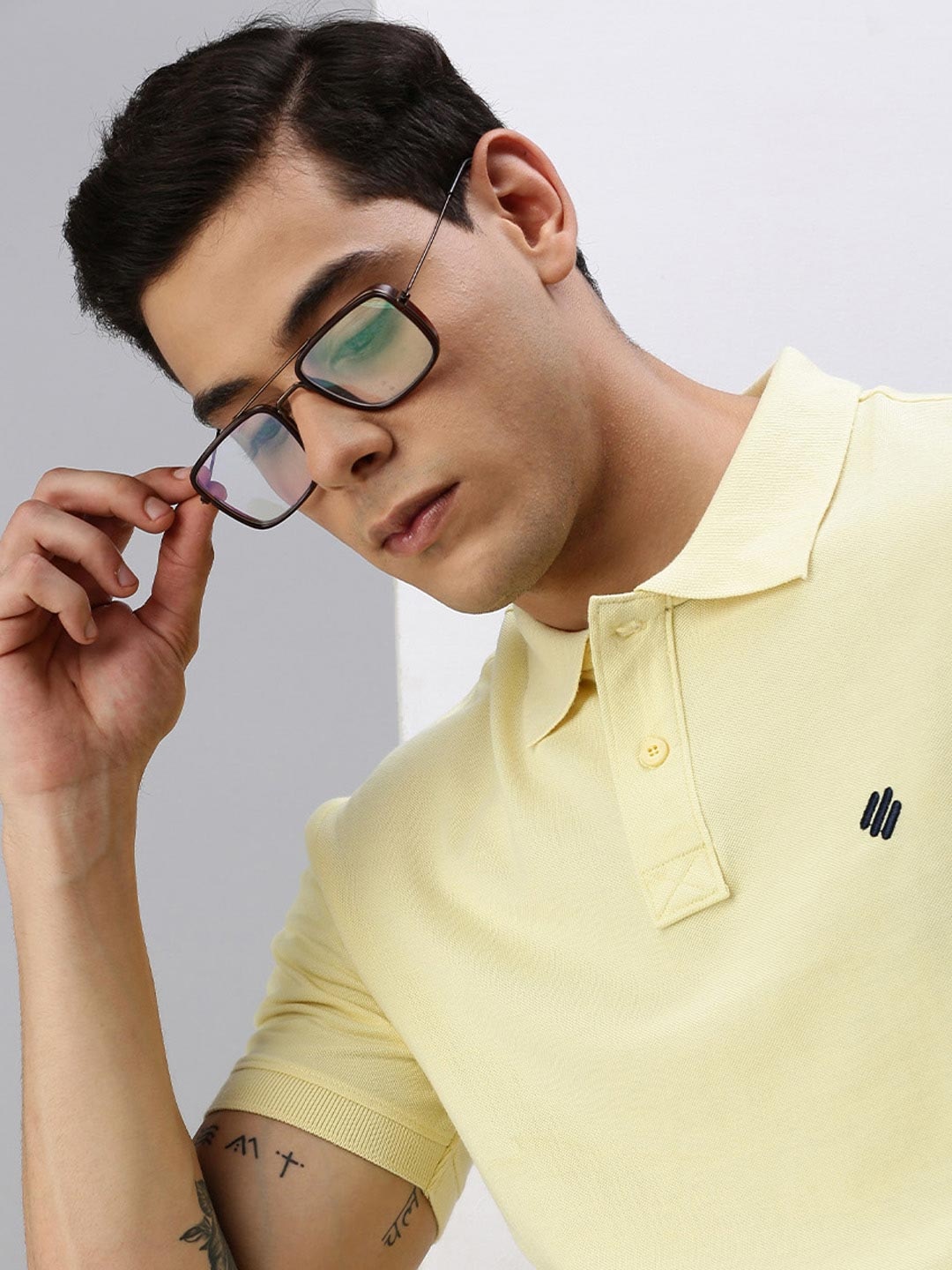 

ONN Men Yellow Solid Polo Collar T-shirt