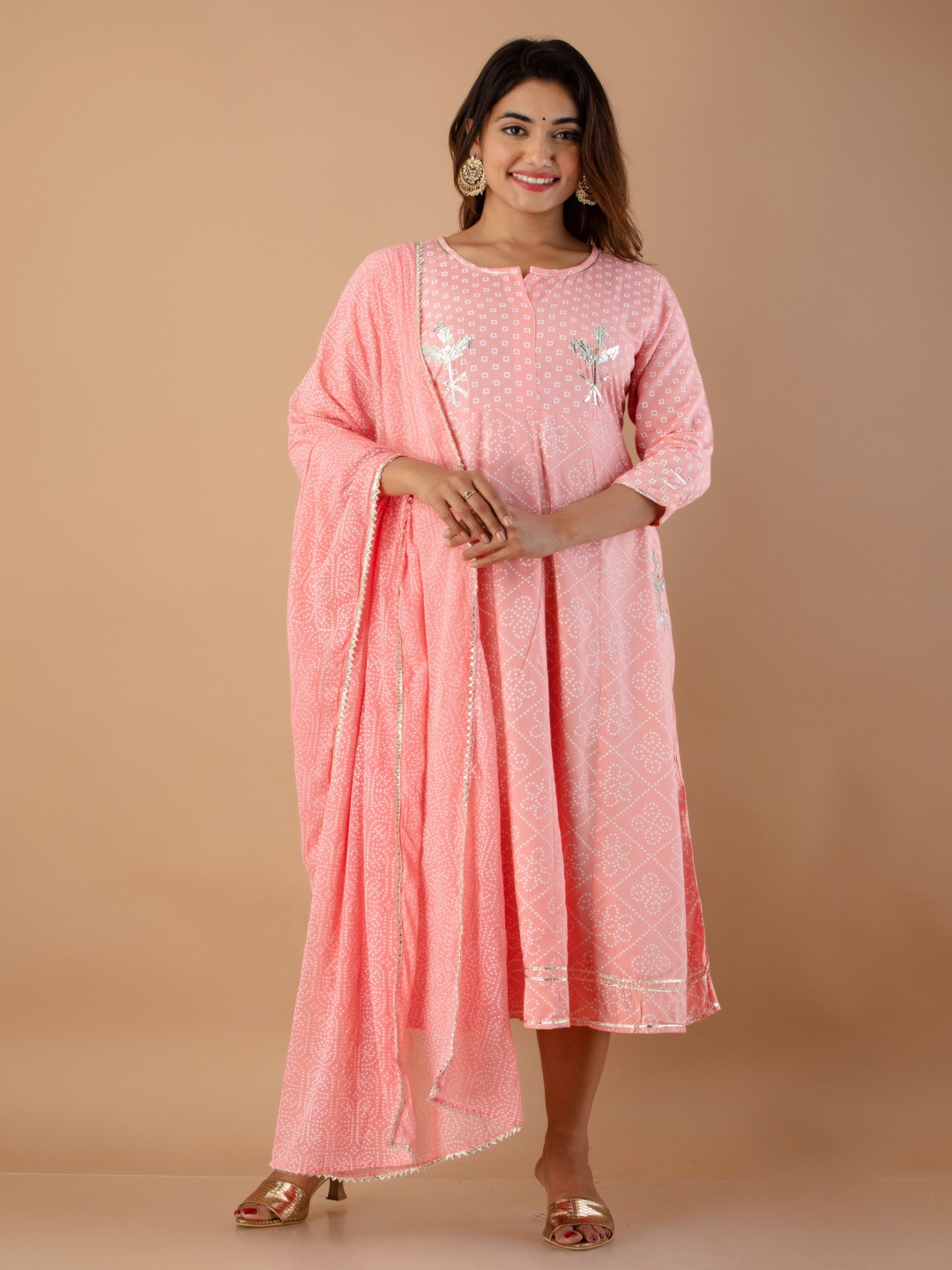 

RUHAZAT Women Pink Ethnic Motifs Flared Sleeves Chikankari Anarkali Kurta