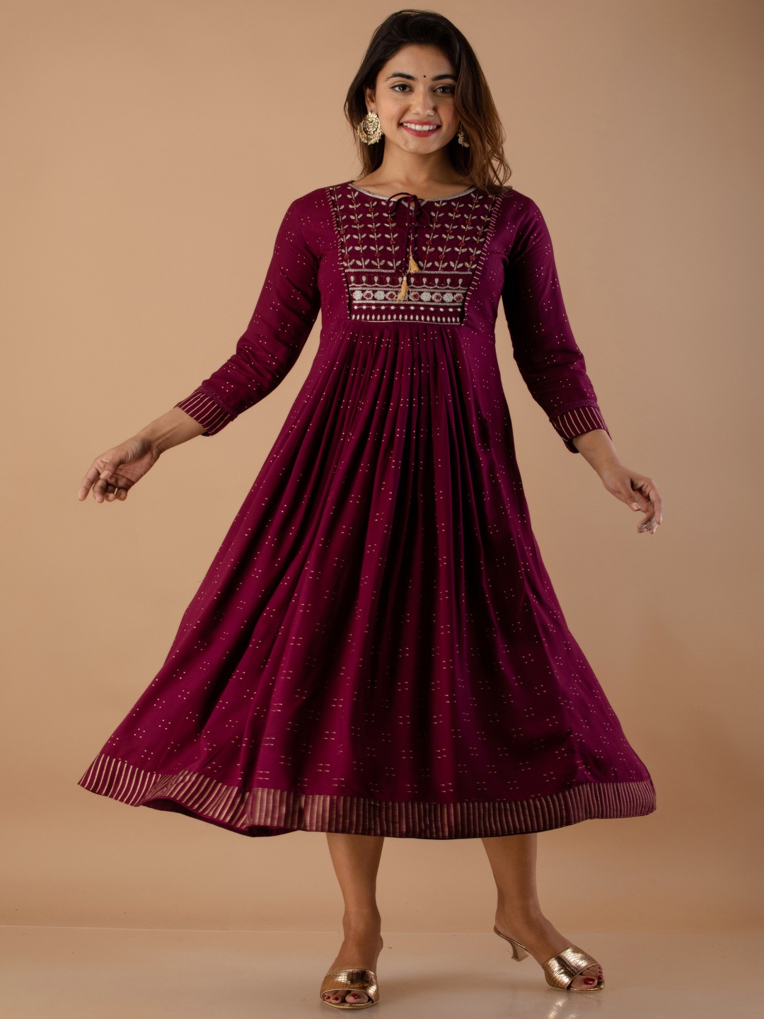 

RUHAZAT Women Maroon Ethnic Motifs Yoke Design Thread Work Anarkali Kurta