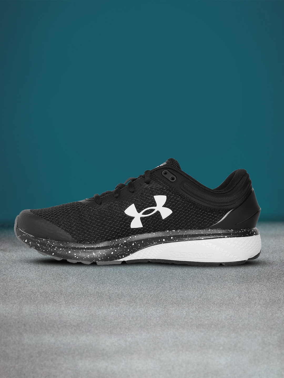 

UNDER ARMOUR Men Black Woven Design Charged Escape 3 BL Running Shoes