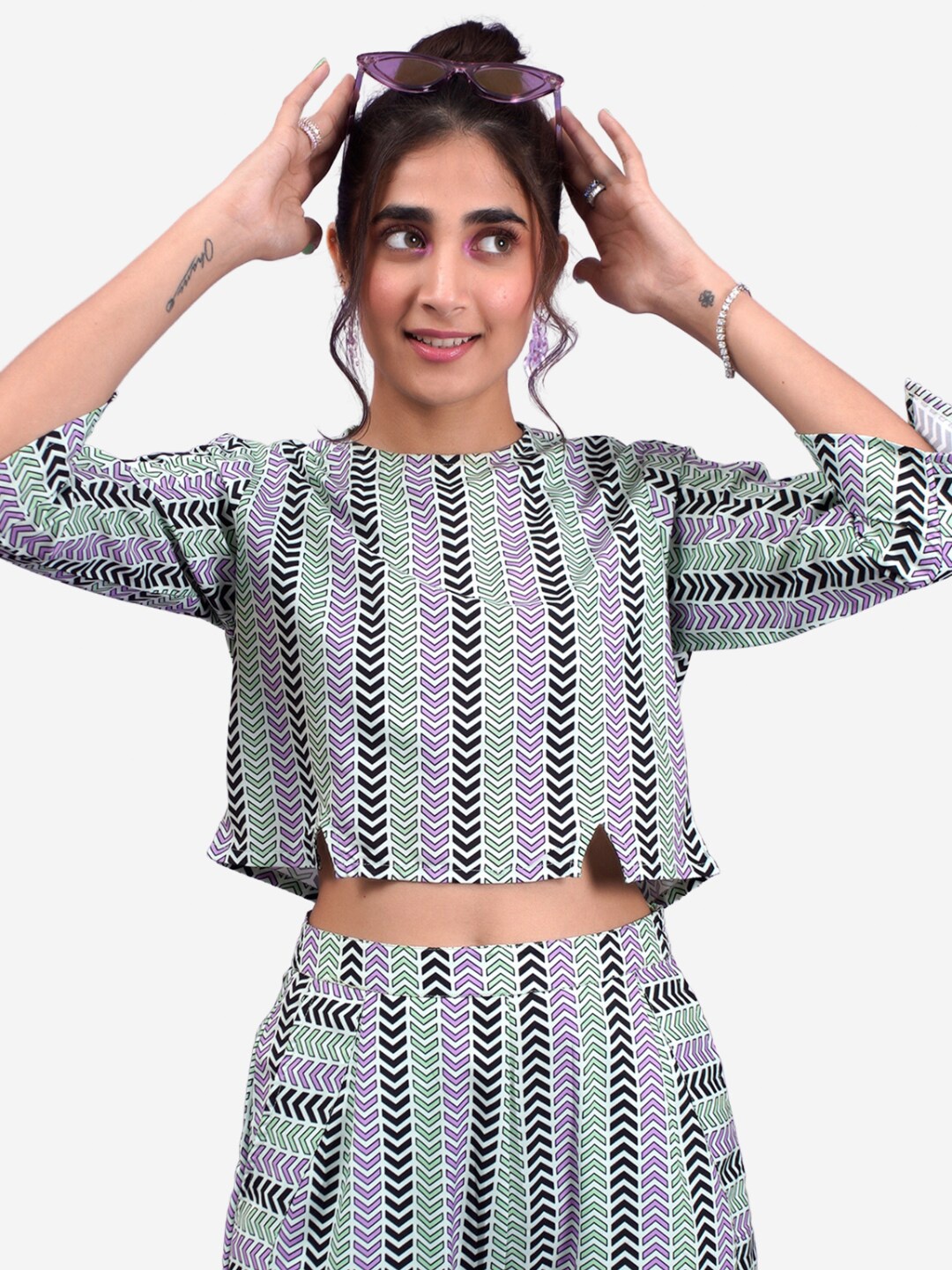

Alaya By Stage3 Green & Lavender Chevron Striped Crop Top