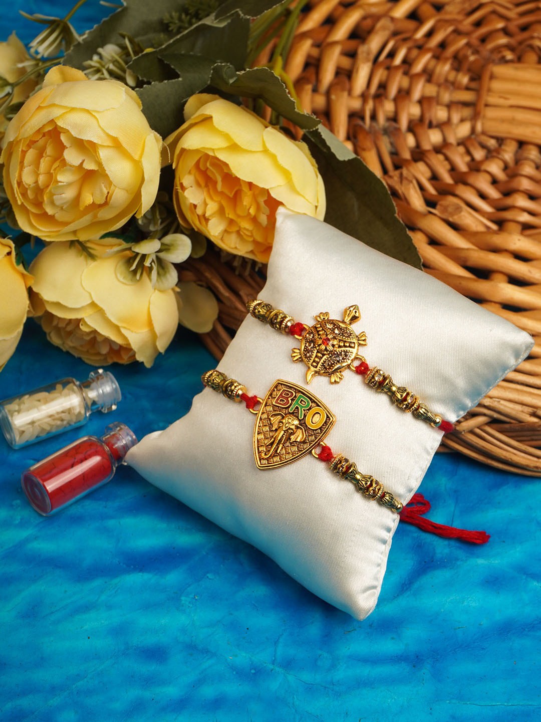 

Urmika Adults Unisex Pack of 2 Gold-Toned Turtle & Elephant Rakhi Gift Set