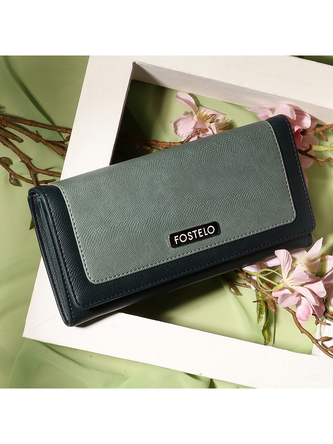 

Fostelo Grey & Green Purse Clutch
