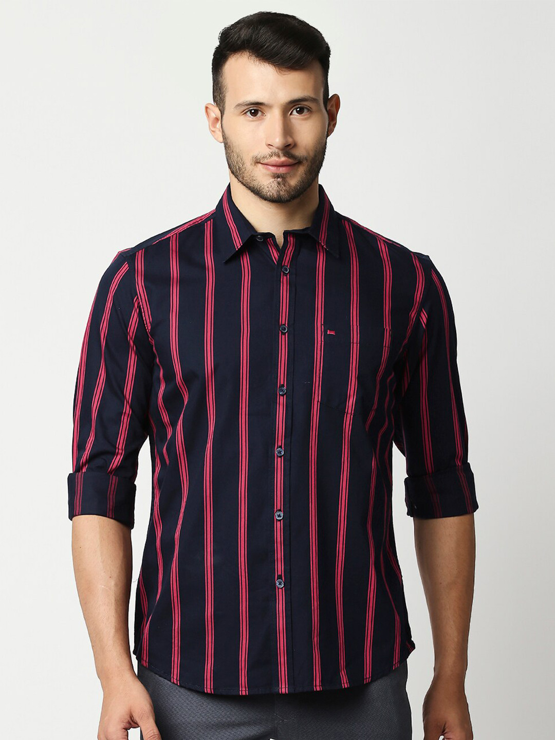 

Basics Men Navy Blue Slim Fit Striped 100% Cotton Casual Shirt