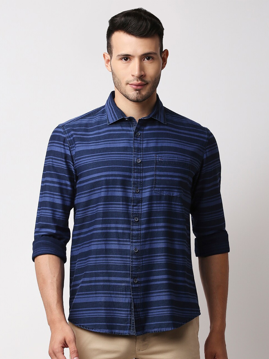 

Basics Men Blue Slim Fit Horizontal Striped Cotton Casual Shirt