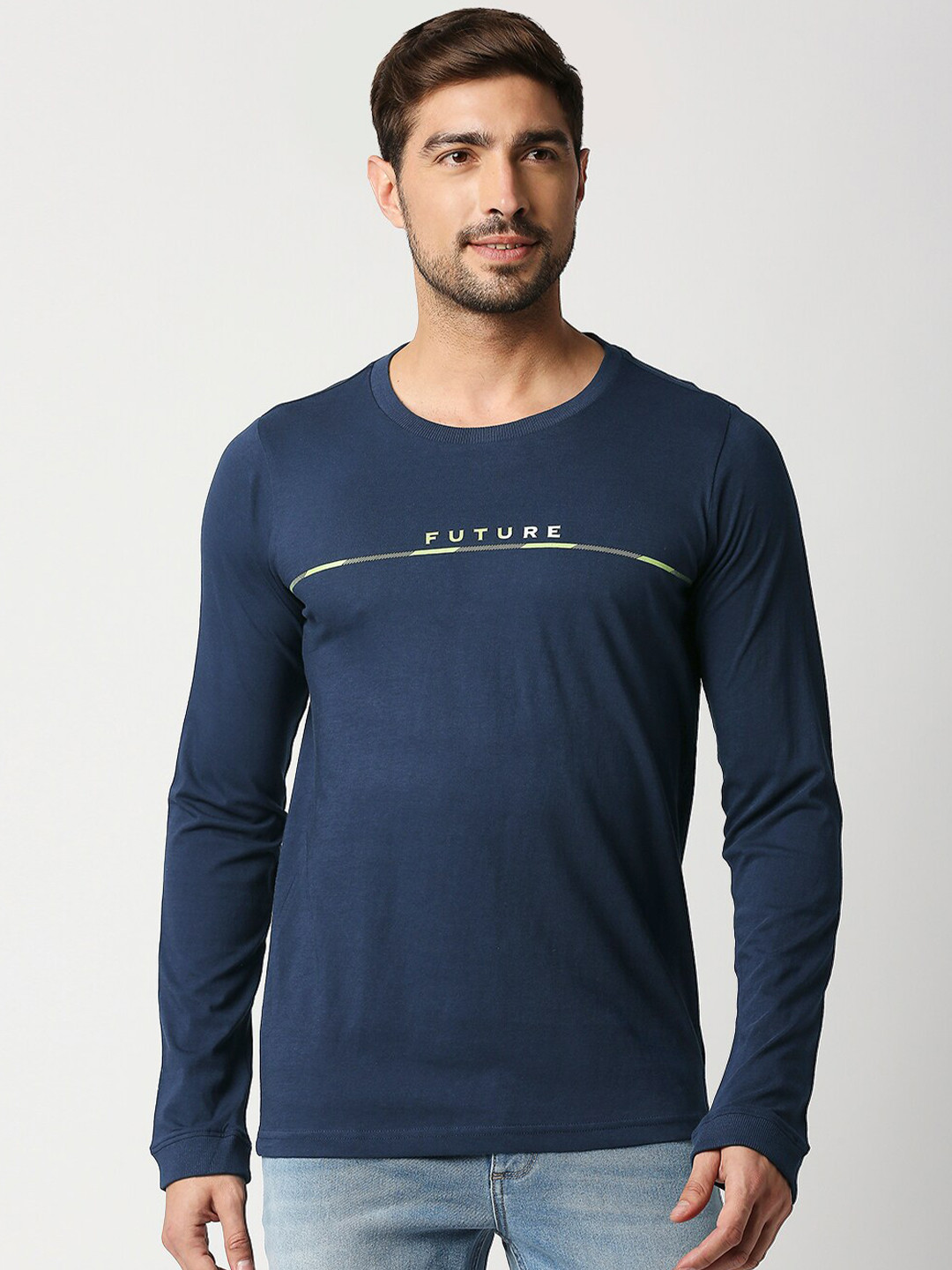 

Basics Men Navy Blue Slim Fit T-shirt