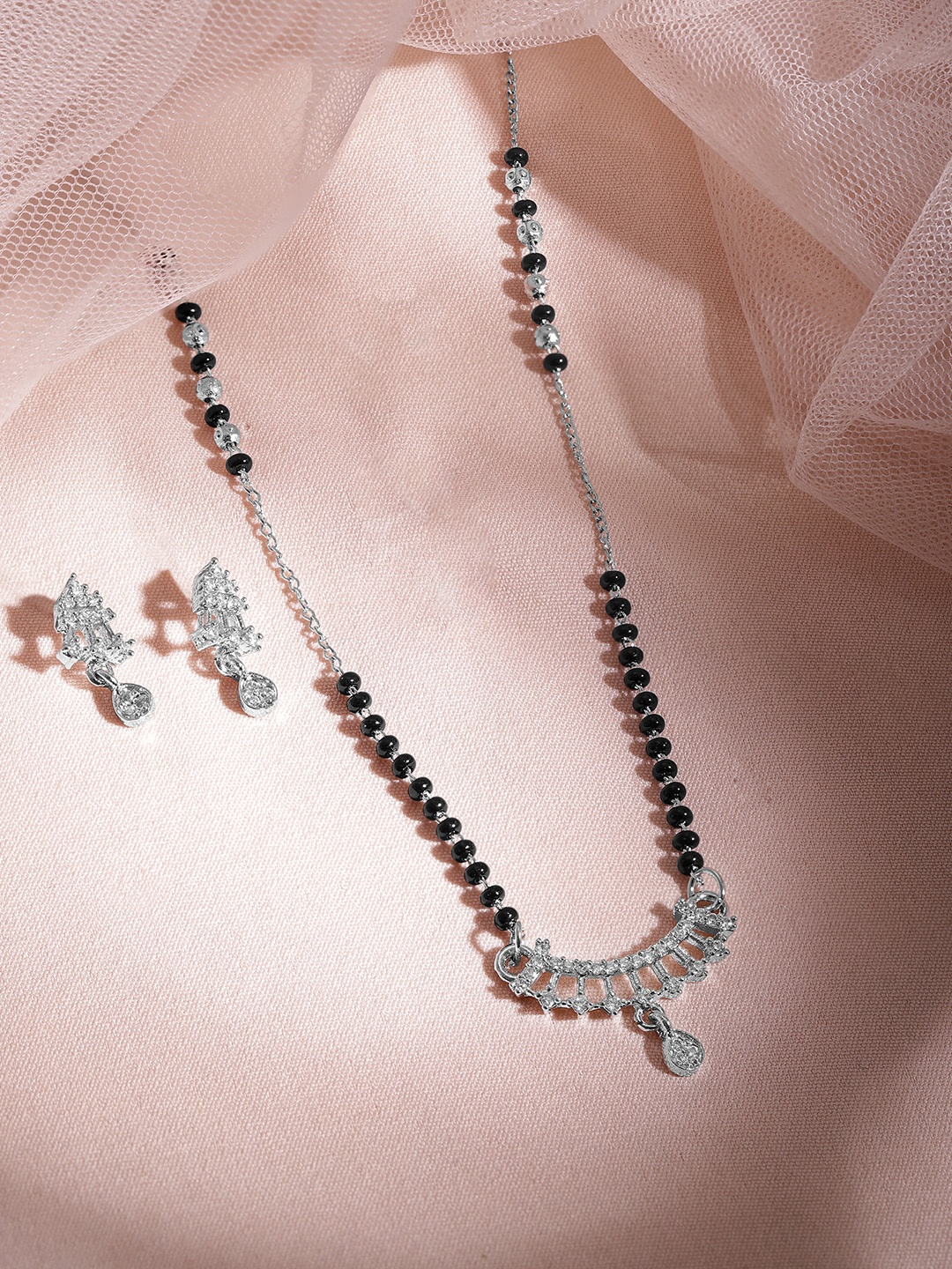 

Rubans Silver-Plated & Beaded Mangalsutra With Earings