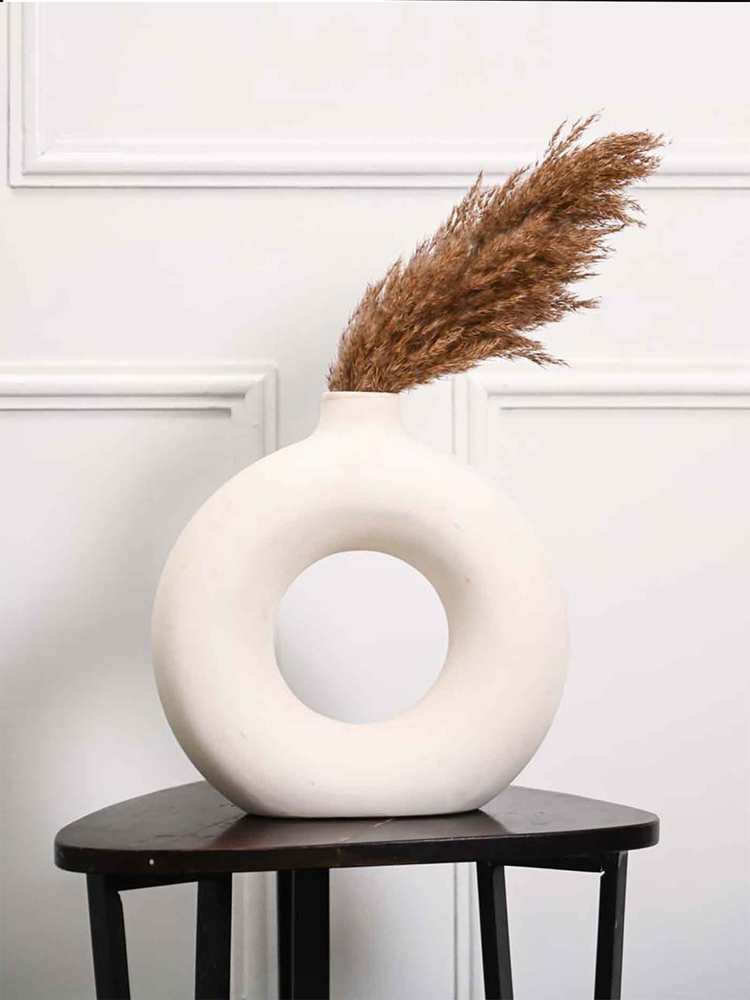 

PUREZENTO White Ceramic Donut-Shaped showpiece Vase