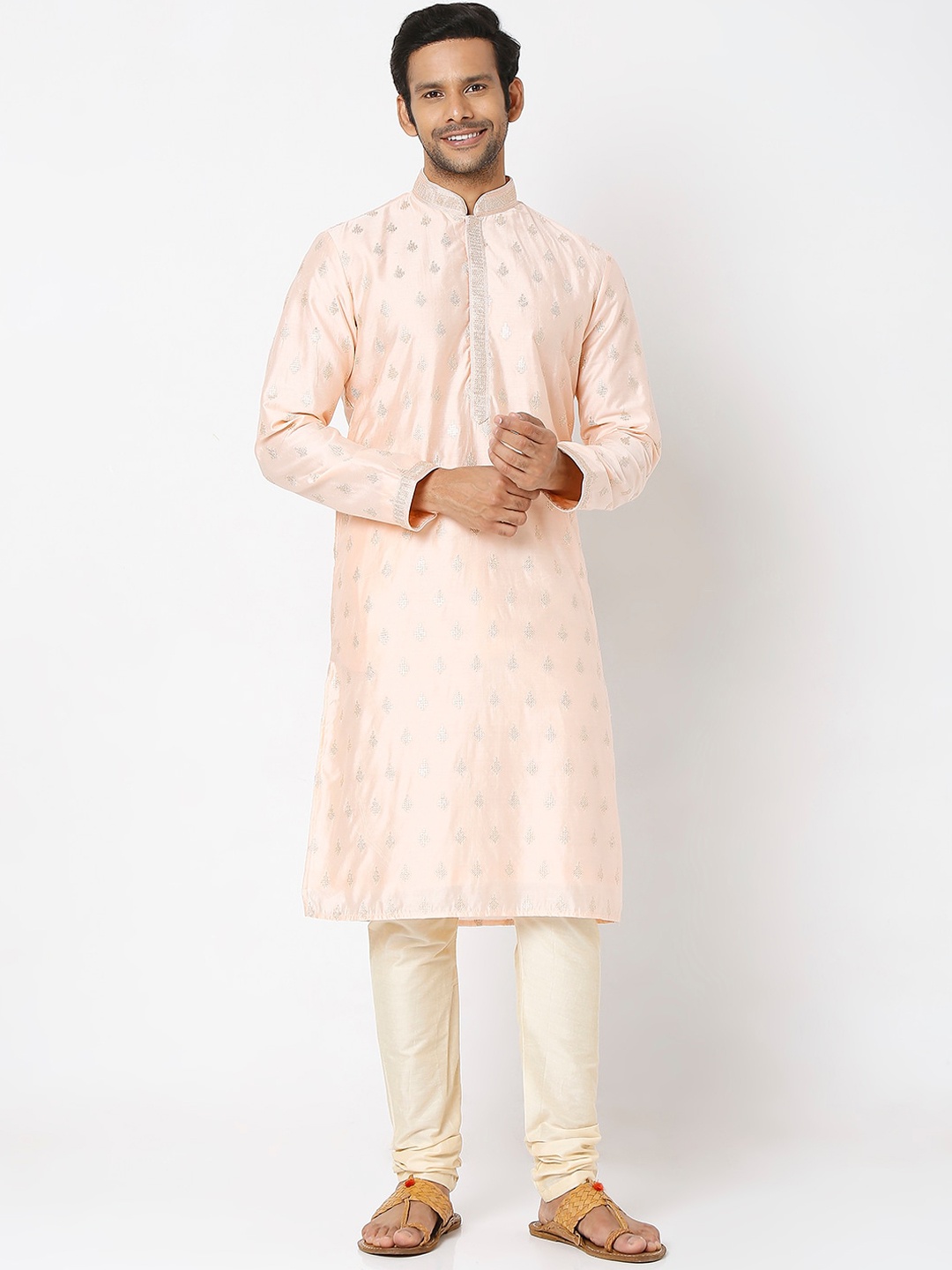 

Ethnicity Men Peach-Coloured Ethnic Motifs Kurta with Churidar