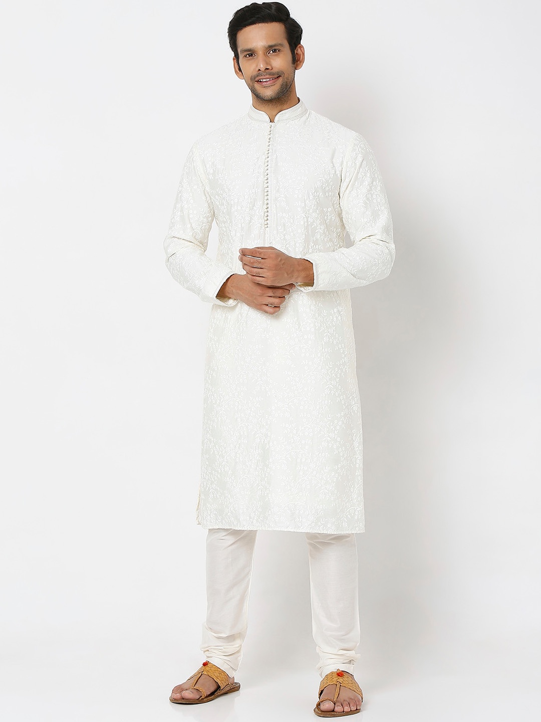 

Ethnicity Men Cream-Coloured Kurta with Pyjamas