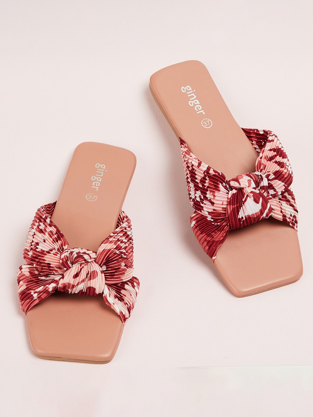 

Ginger by Lifestyle Women Beige Printed Flats