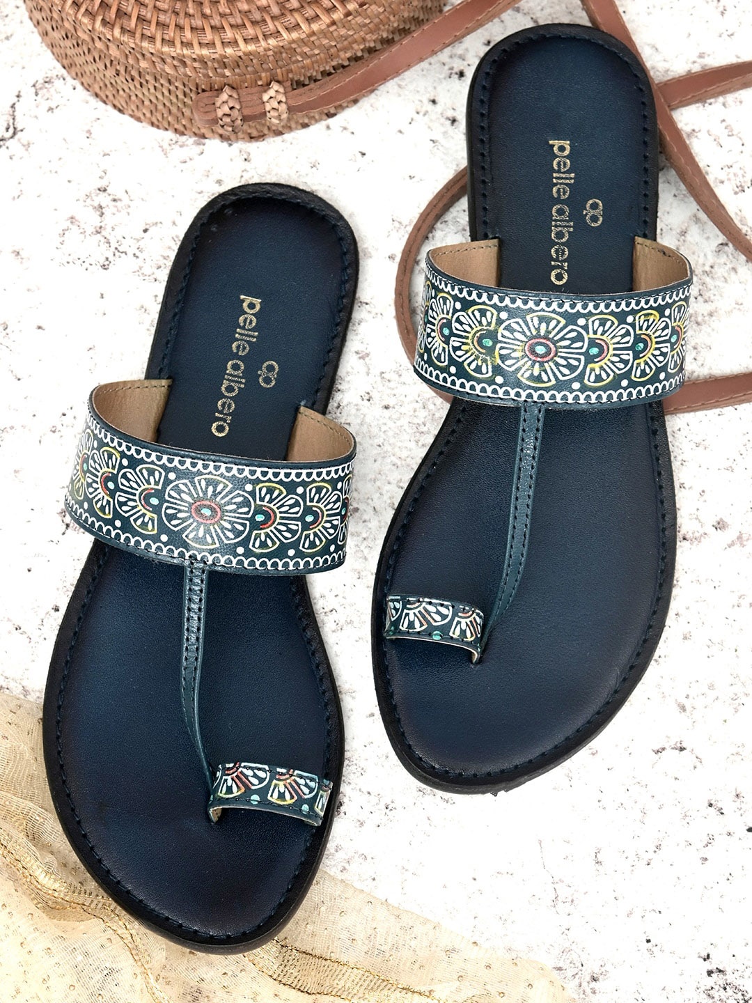 

pelle albero Women Blue Printed Leather Ethnic Flats