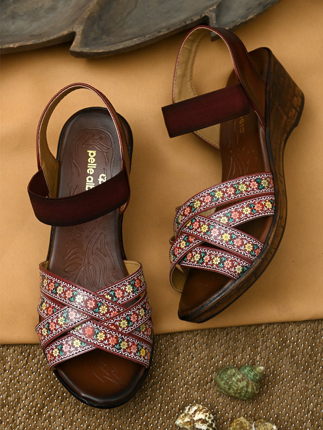 

pelle albero Maroon Wedge Sandals