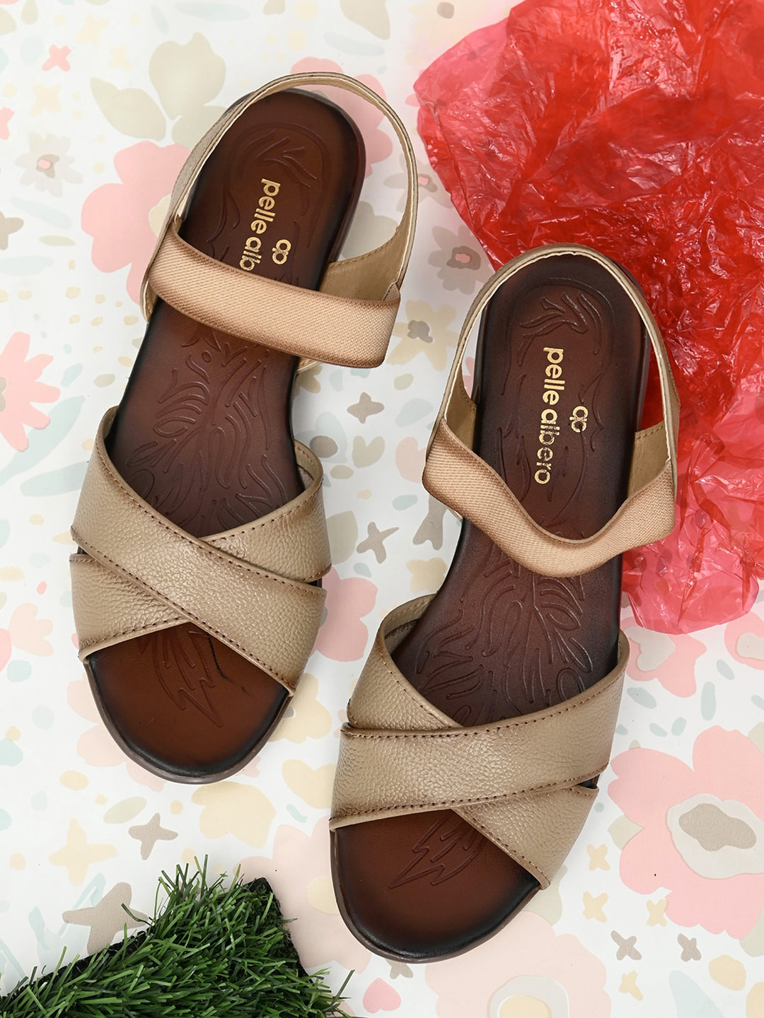 

pelle albero Women Beige Leather Casual Slip-On Sandals