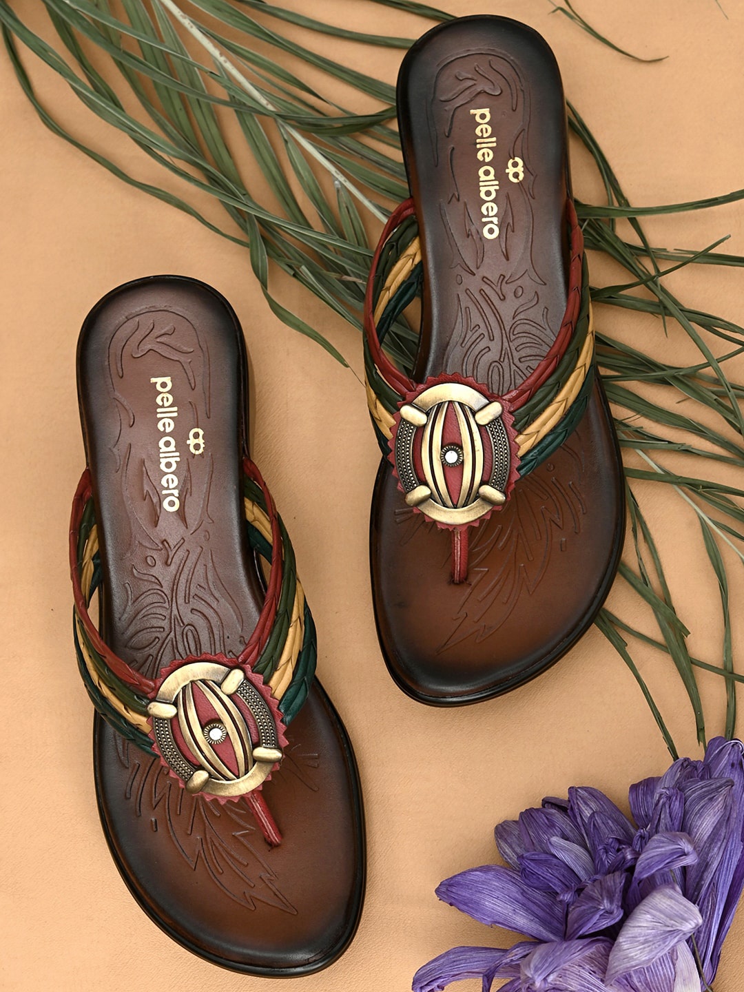 

pelle albero Maroon Embellished Wedge Heels