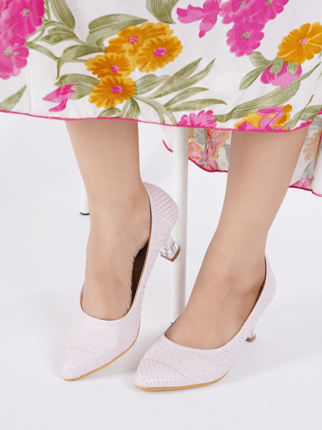 

SAPATOS Lavender Embellished Party Kitten Pumps