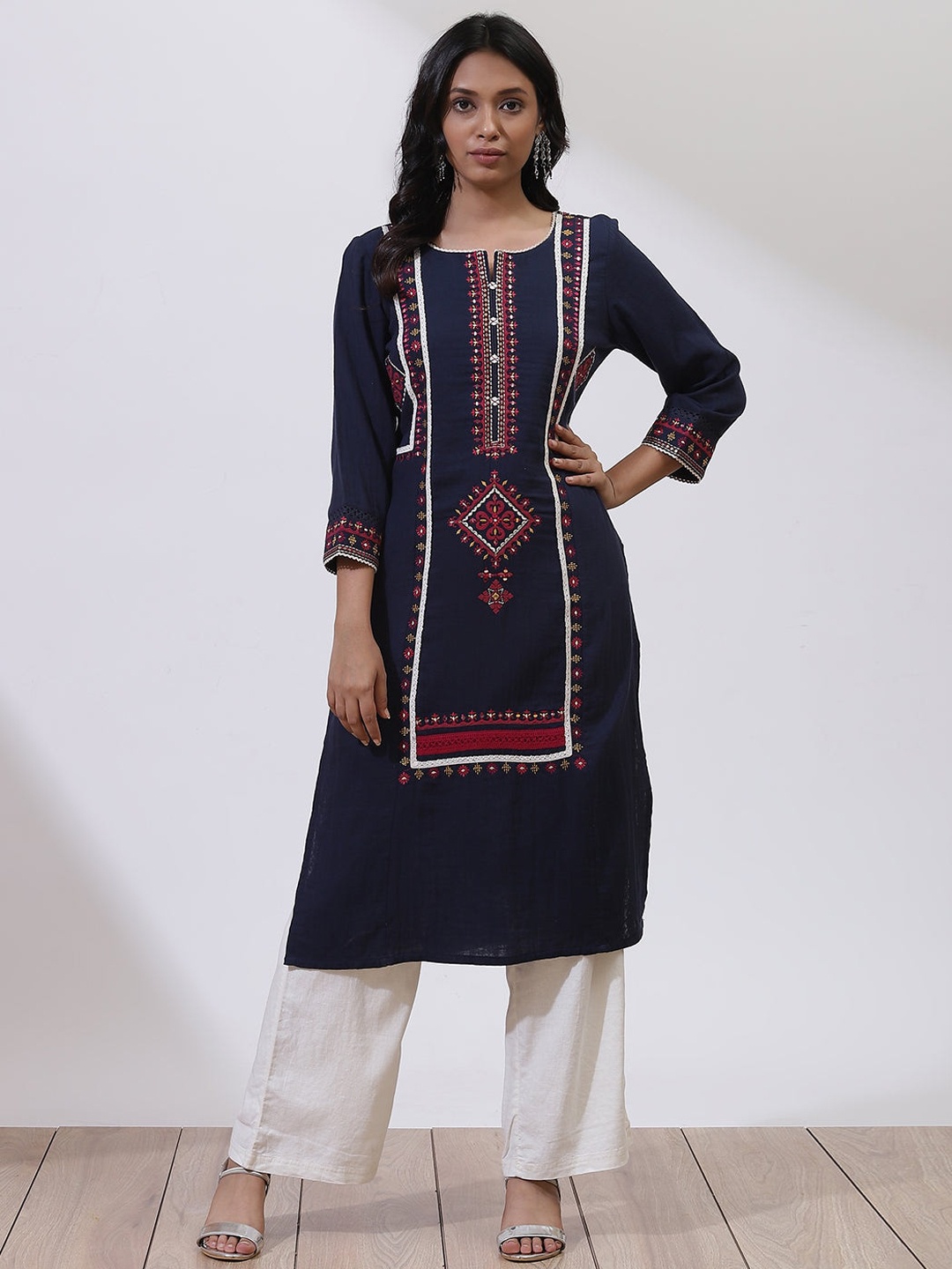 

Lakshita Women Blue Ethnic Motifs Embroidered Kurta