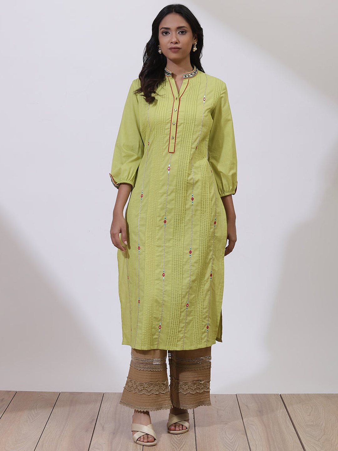 

Lakshita Women Green Embroidered Thread Work Kurta