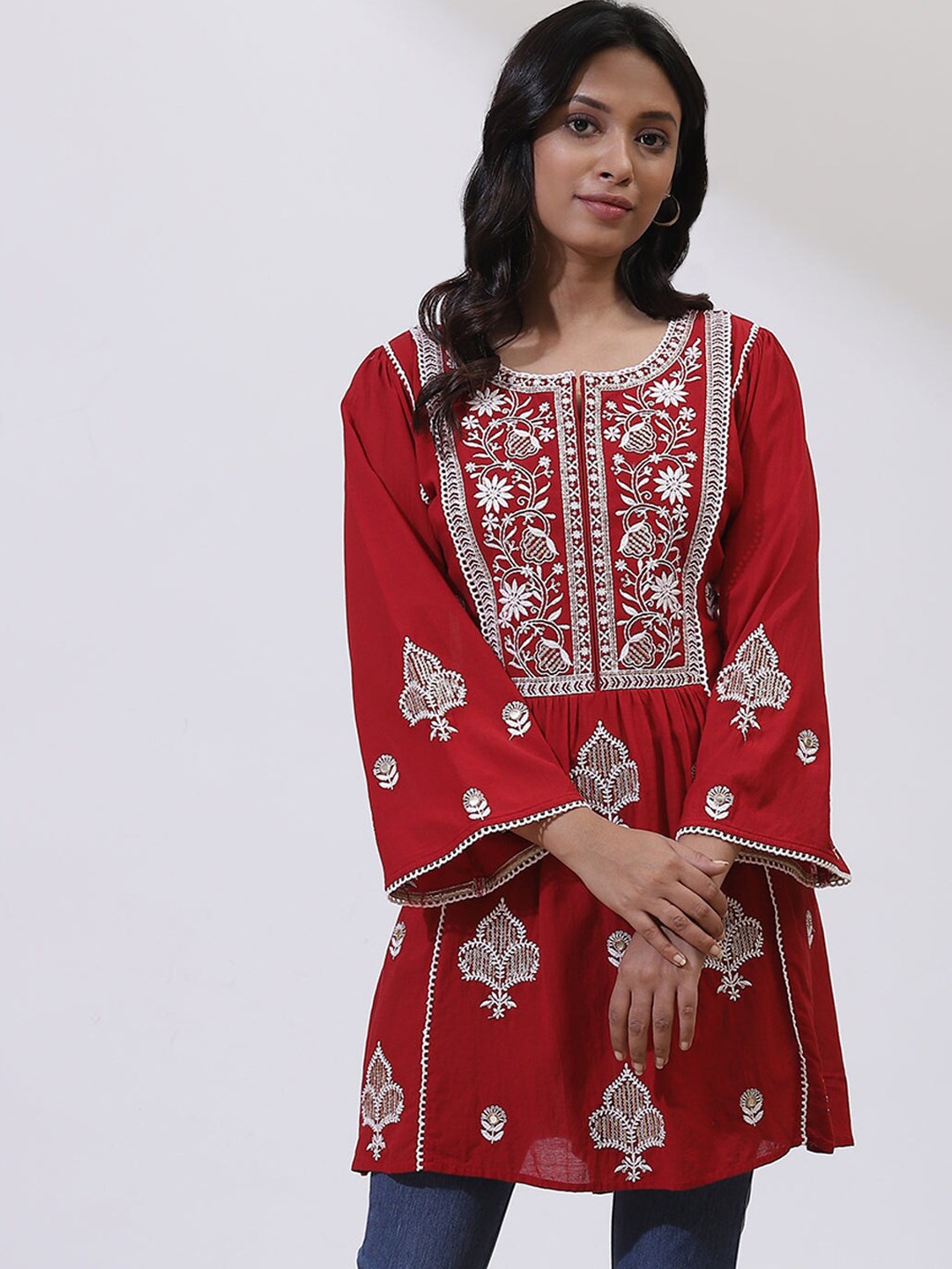 

Lakshita Women Red Floral Embroidered A-Line Kurti