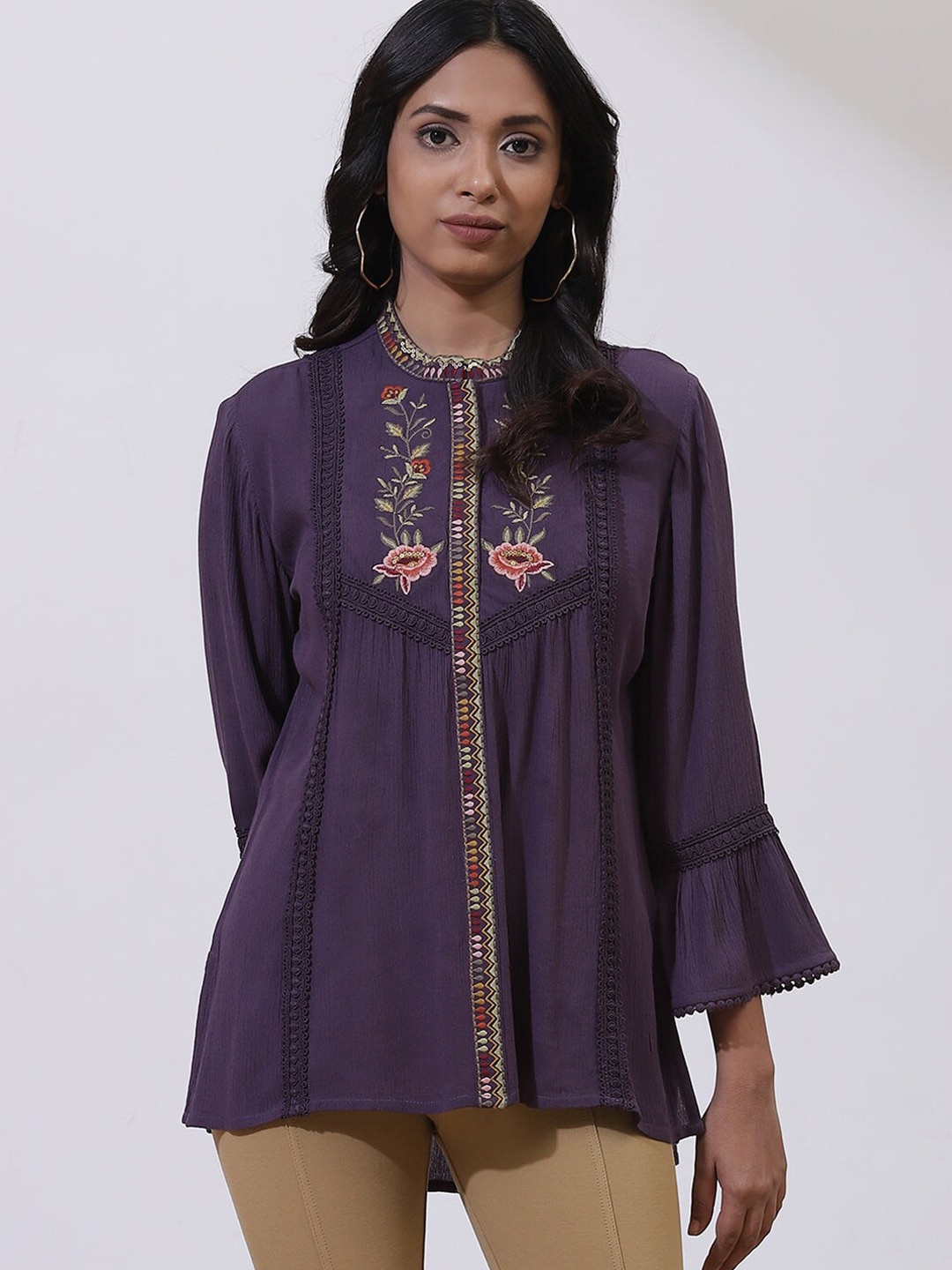 

Lakshita Purple & Gold-Toned Floral Embroidered Thread Work Kurti
