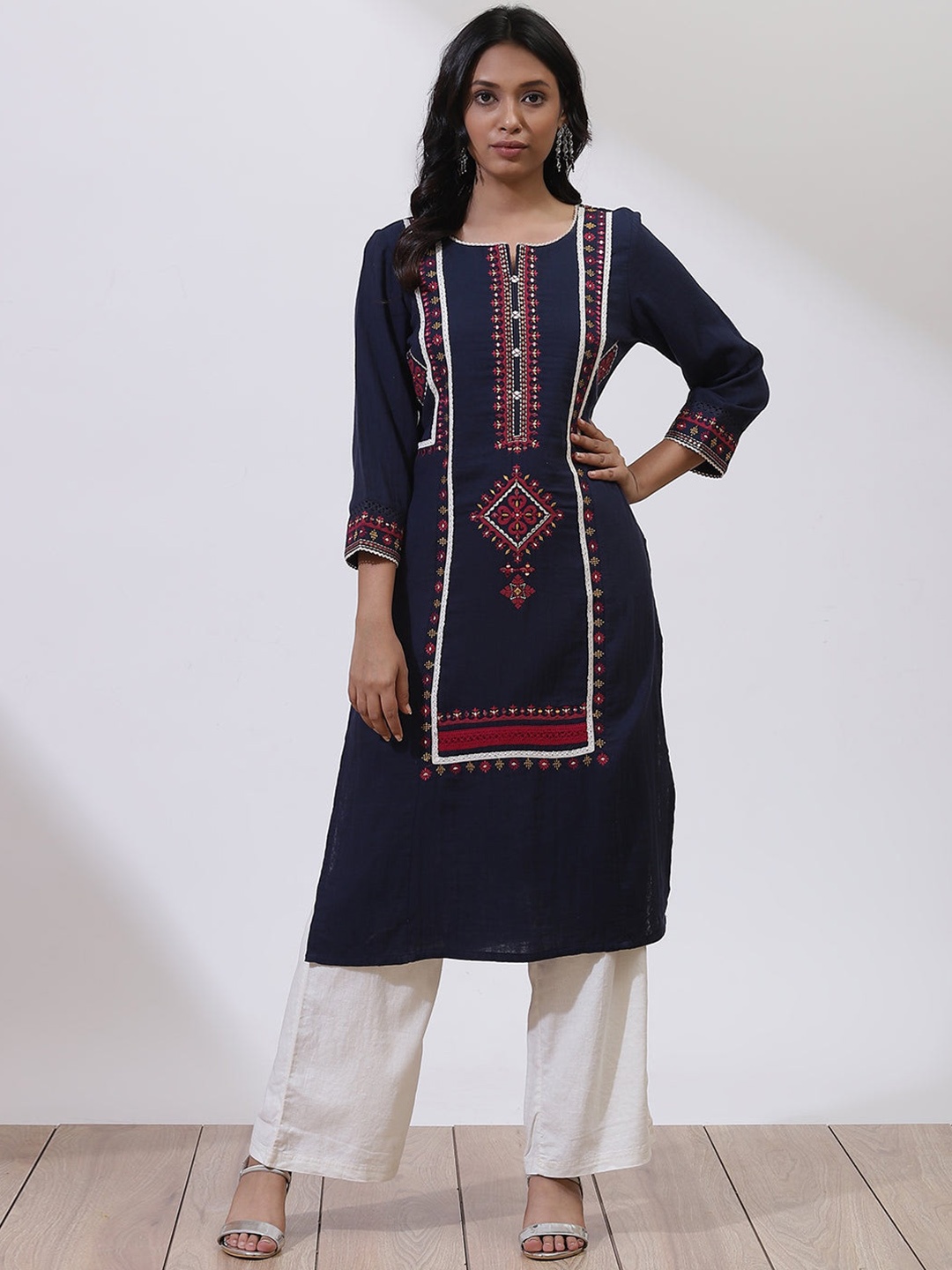 

Lakshita Women Blue Embroidered Panelled Kurta