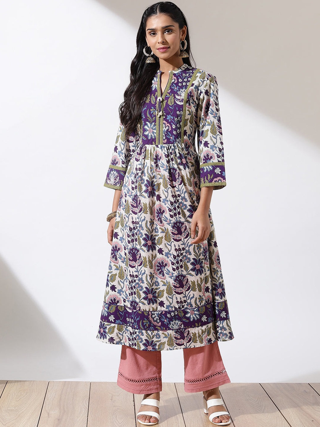 

Lakshita Women Multicoloured Floral Printed Cotton Anarkali Kurta, Multi