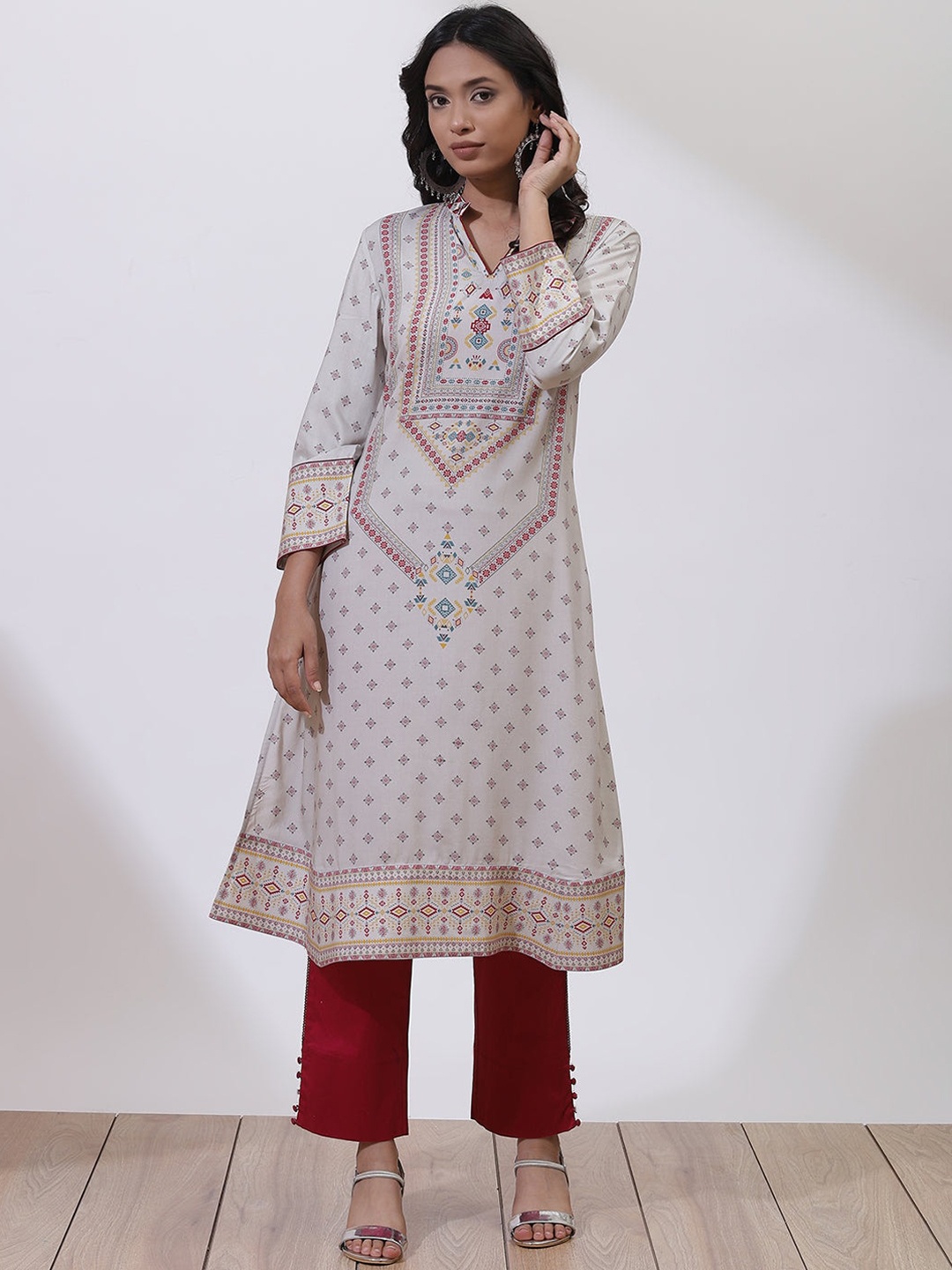 Lakshita Women Off White & Red Tribal Printed Kurta Plus Size